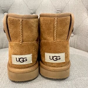 Girls mini Ugg boots